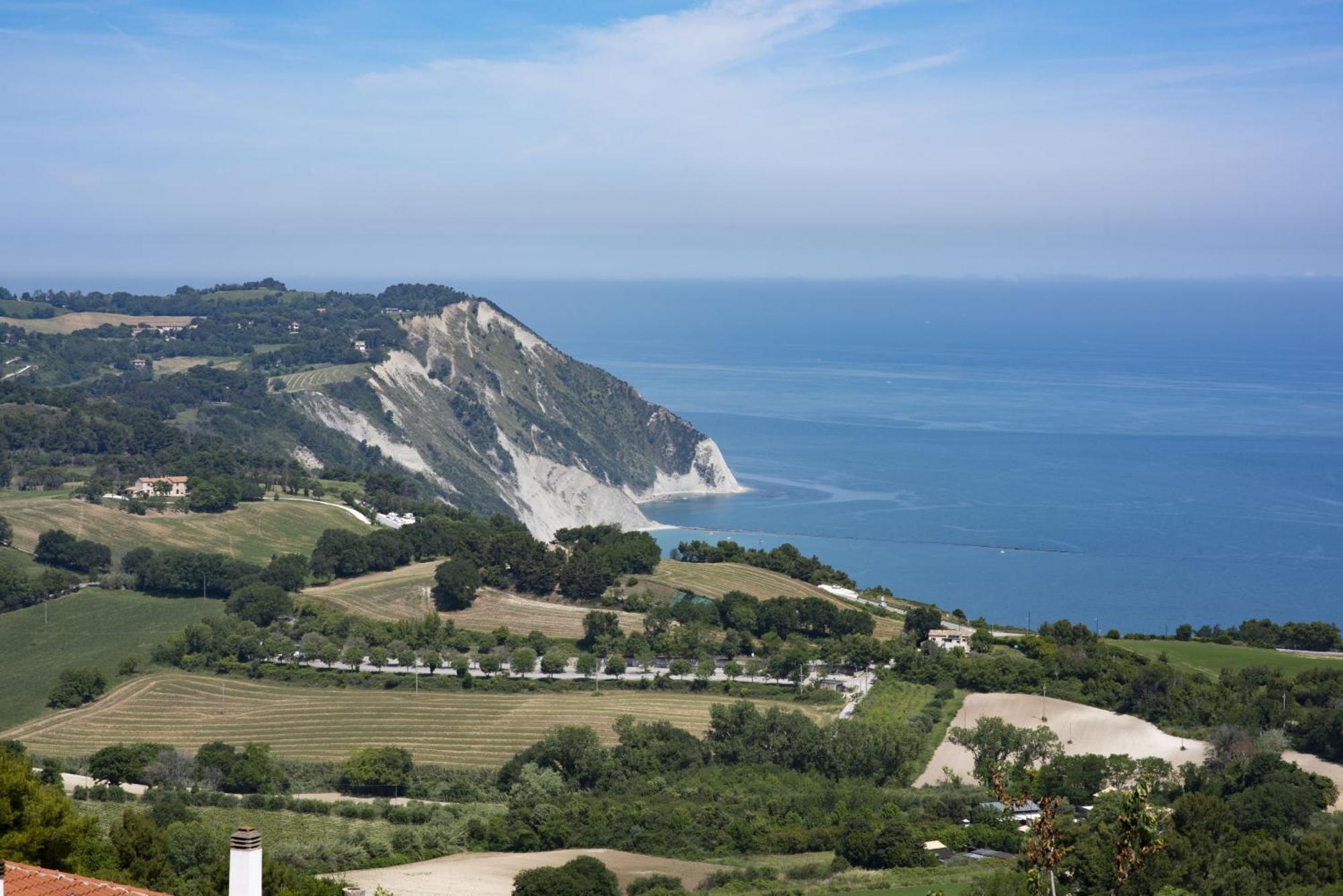 ホテル Le Relais Du Lierre Poggio  エクステリア 写真
